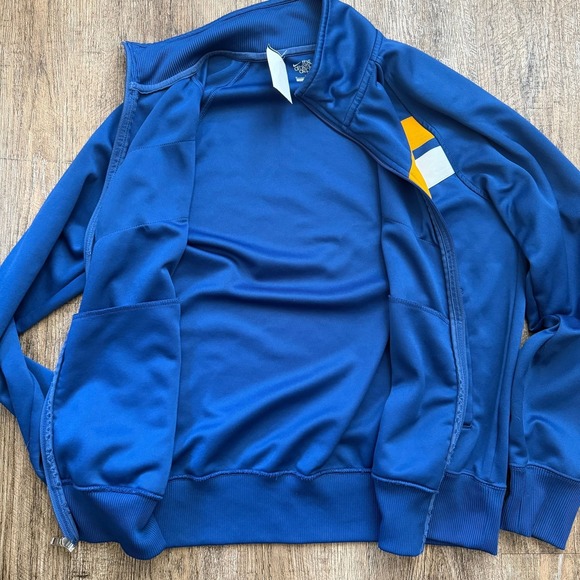 Nike - Picture 4 of 5